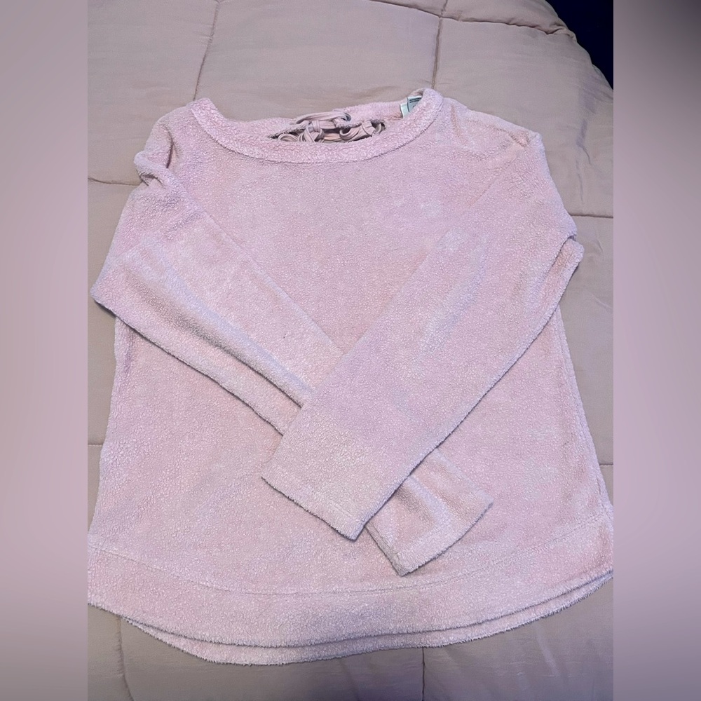 Pink comfy sweater never worn with tie on back.
